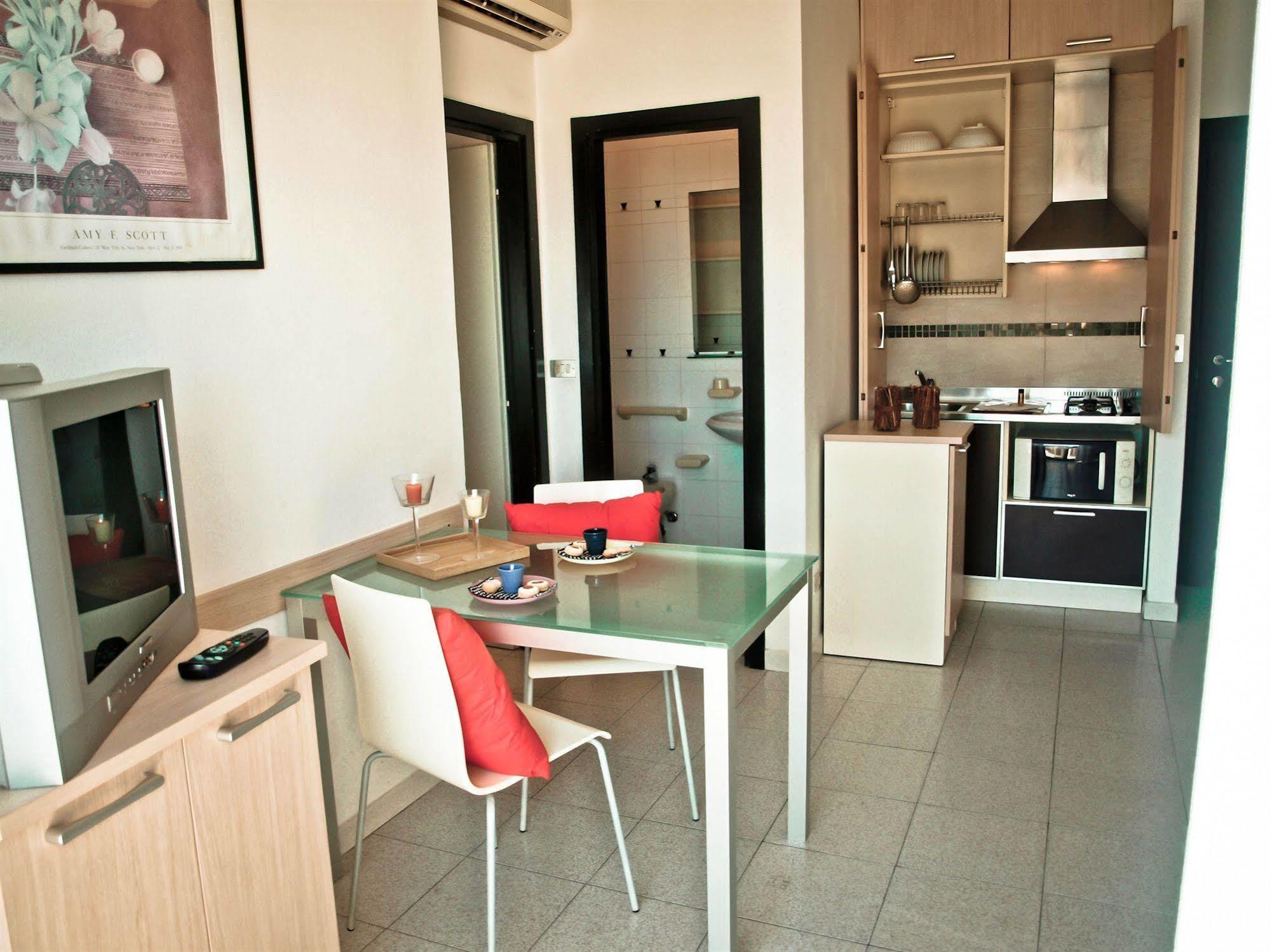 Residence Internazionale Rimini Buitenkant foto