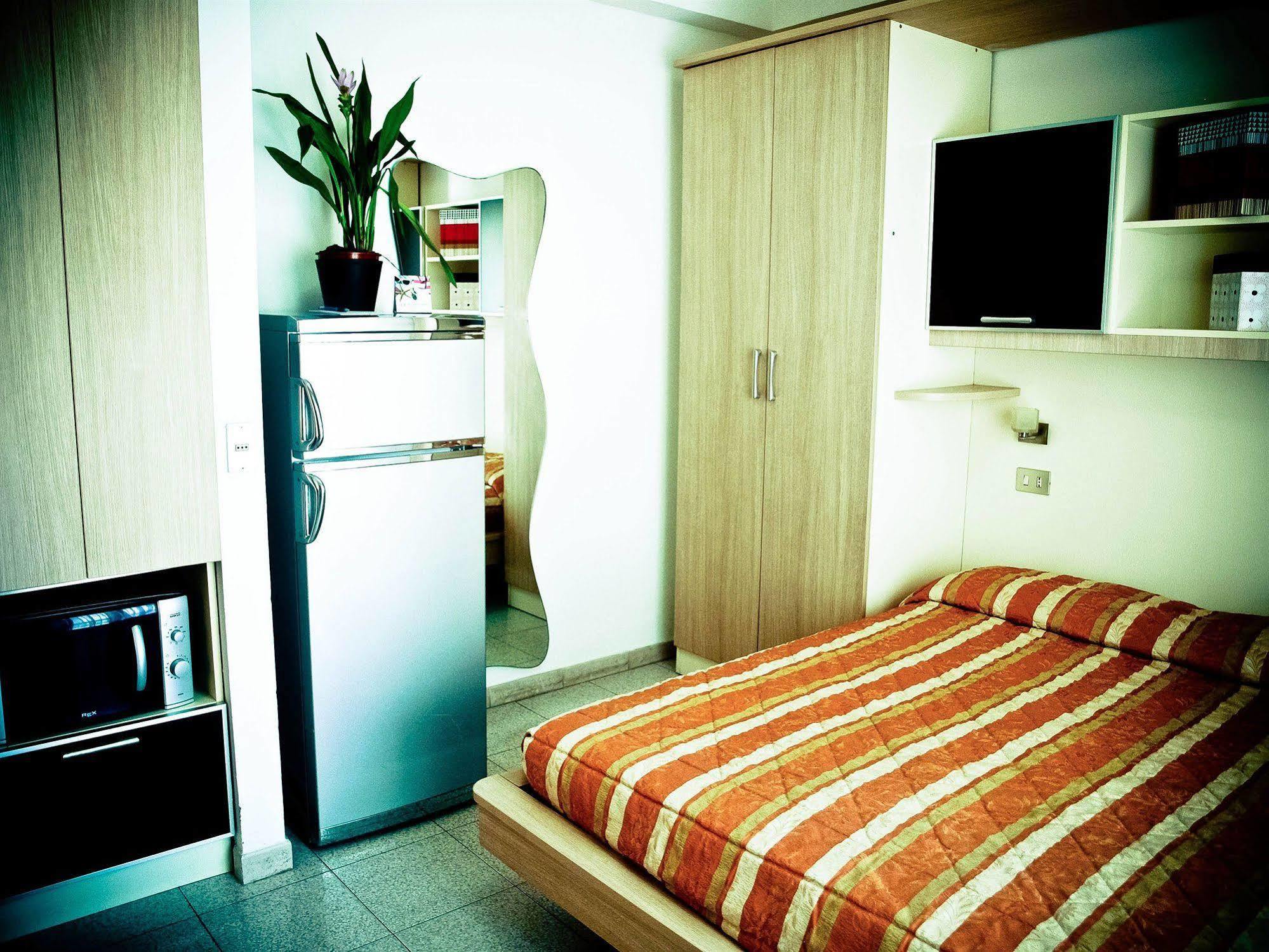 Residence Internazionale Rimini Buitenkant foto