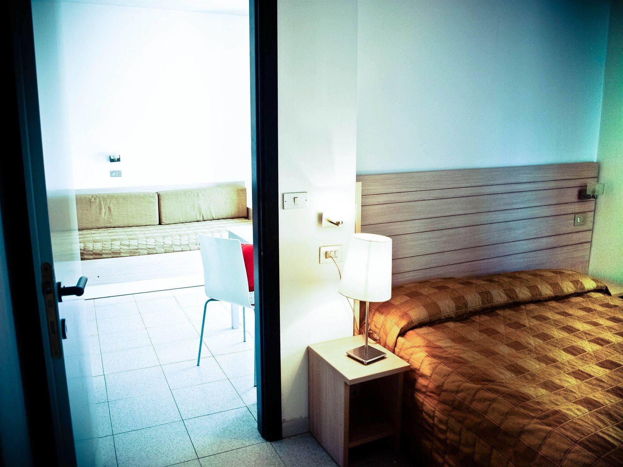 Residence Internazionale Rimini Buitenkant foto